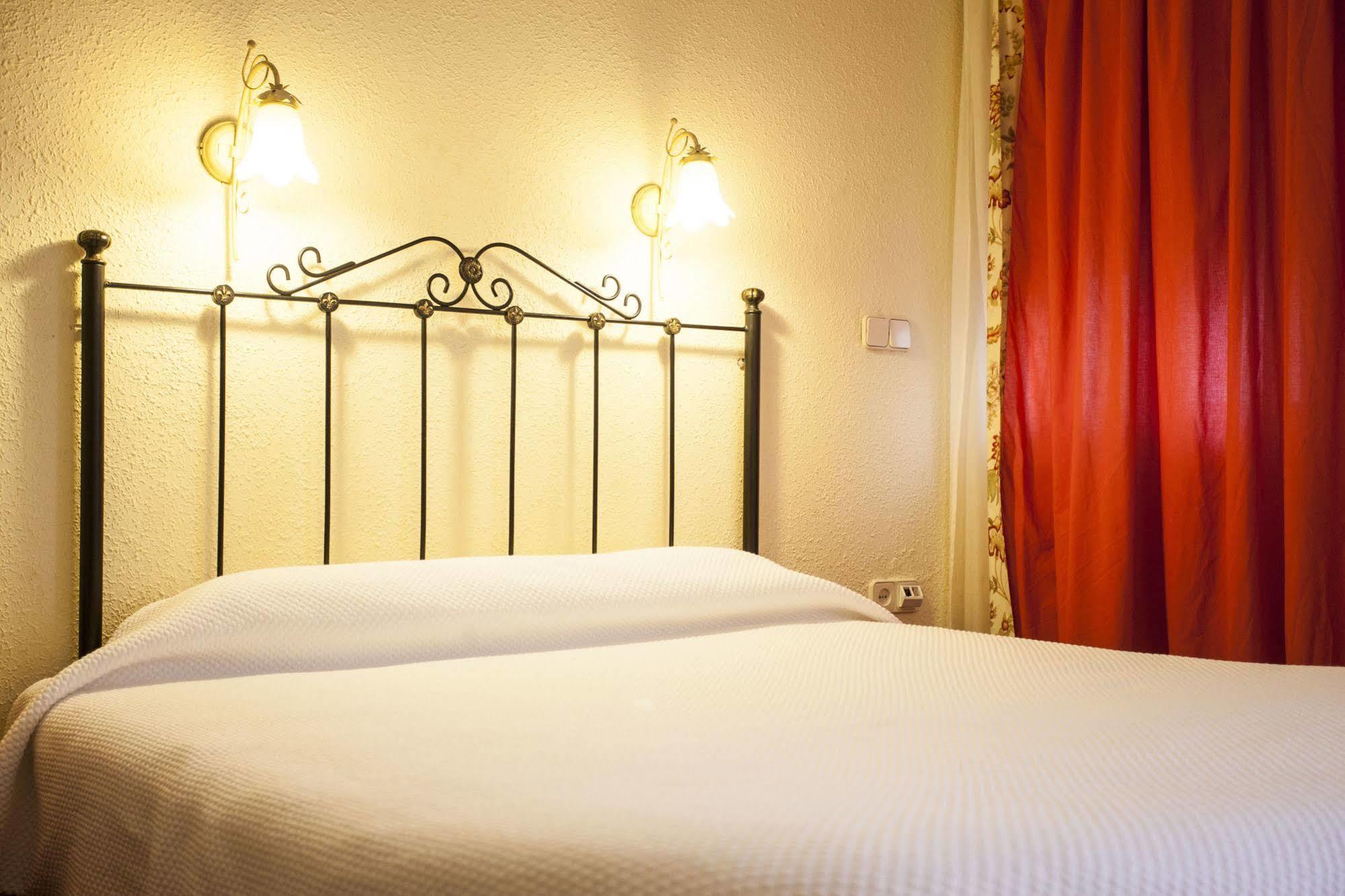 Hostal Castilla Aranjuez Extérieur photo